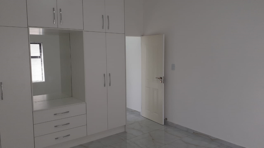 To Let 4 Bedroom Property for Rent in Laguna Sands Western Cape